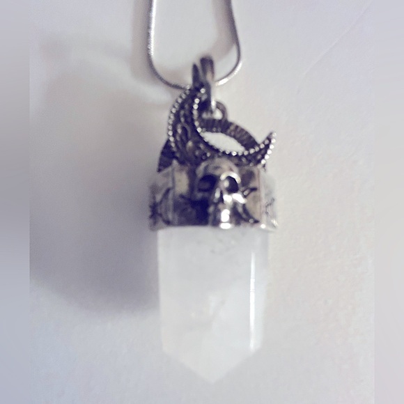 NWOT Necklace Quartz white stone faceted point pendant, skull, crescent moon - Picture 4 of 7